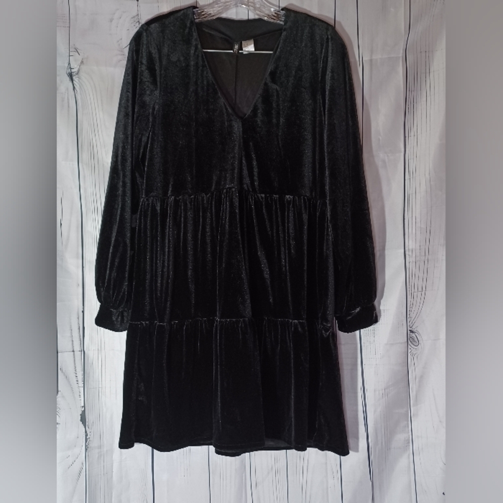 Divided Chic Black Velvet long sleeve v-neck 90's style dress
